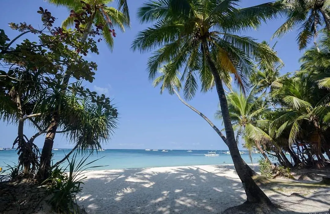 Taj Guesthouse Boracay-1